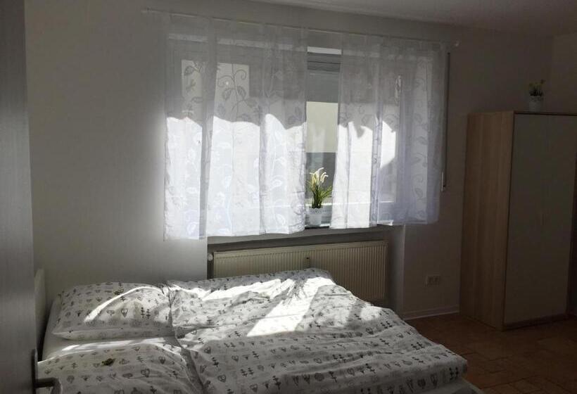 اتاق استاندارد سه نفره, Pension Lindenhof