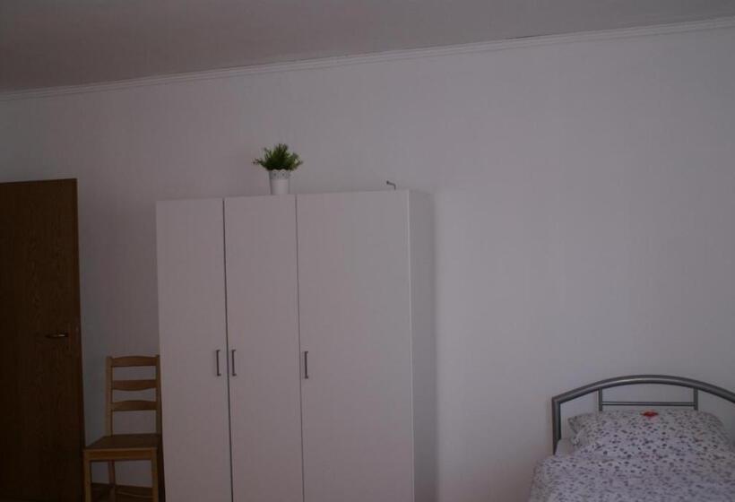 آپارتمان 2 خوابه, Pension Lindenhof