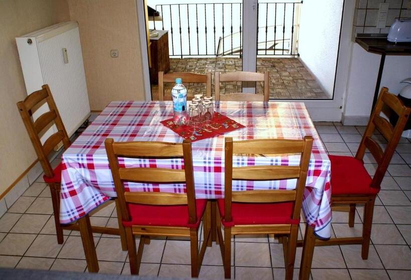 آپارتمان 2 خوابه, Pension Lindenhof