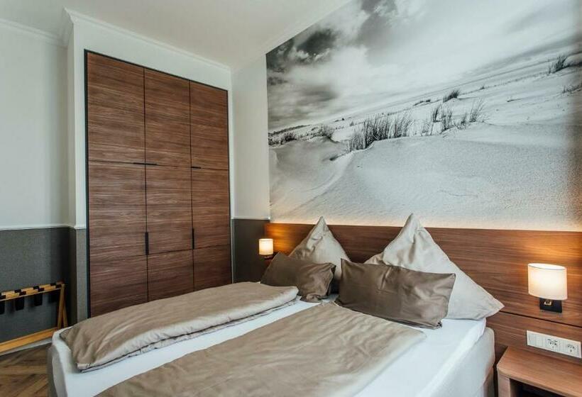 سوییت با چشم‌انداز جانبی دریا, Strandhotel Hohenzollern