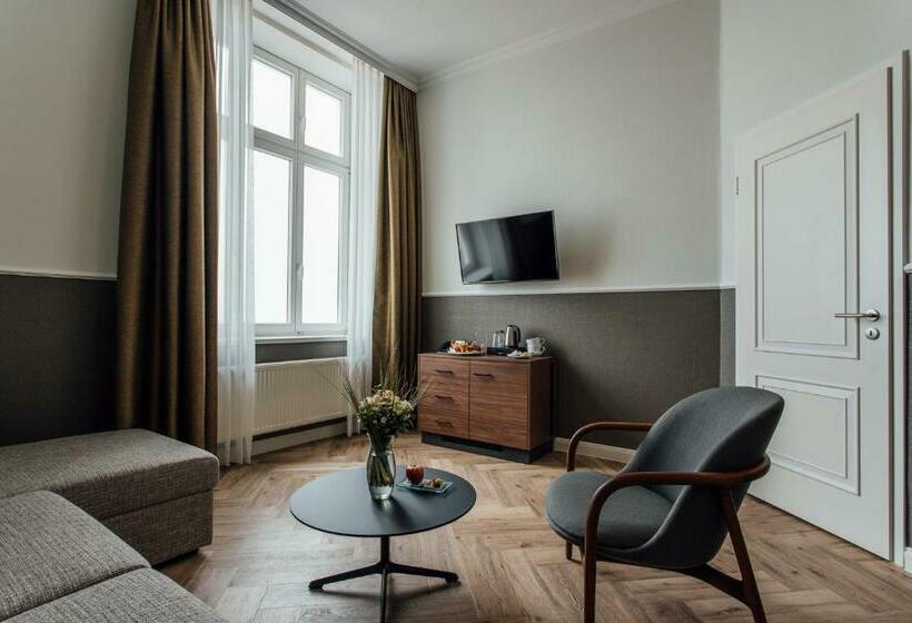 سوییت با چشم‌انداز دریا, Strandhotel Hohenzollern