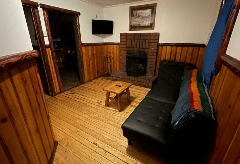 デラックススイート, Three Pines Cabins