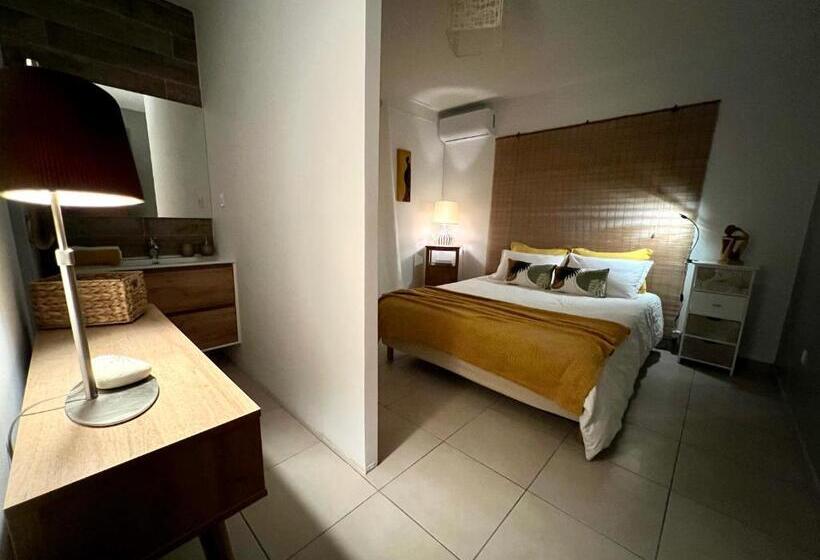 اتاق استاندارد با چشم‌انداز کوهستان, Villa Ti Moon, Entre Deux, Piscine