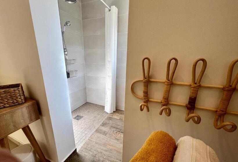 اتاق استاندارد با چشم‌انداز کوهستان, Villa Ti Moon, Entre Deux, Piscine
