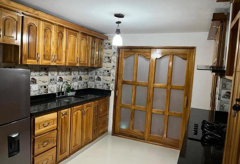 اتاق استاندارد با سرویس بهداشتی مشترک, Pacifica Hostel