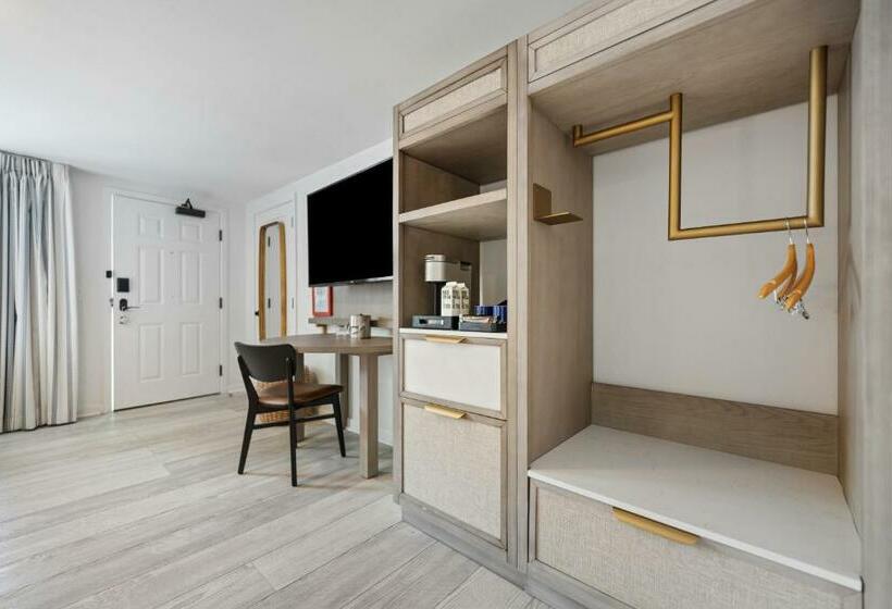 Номер Стандарт, Greyfinch Chatham Inn