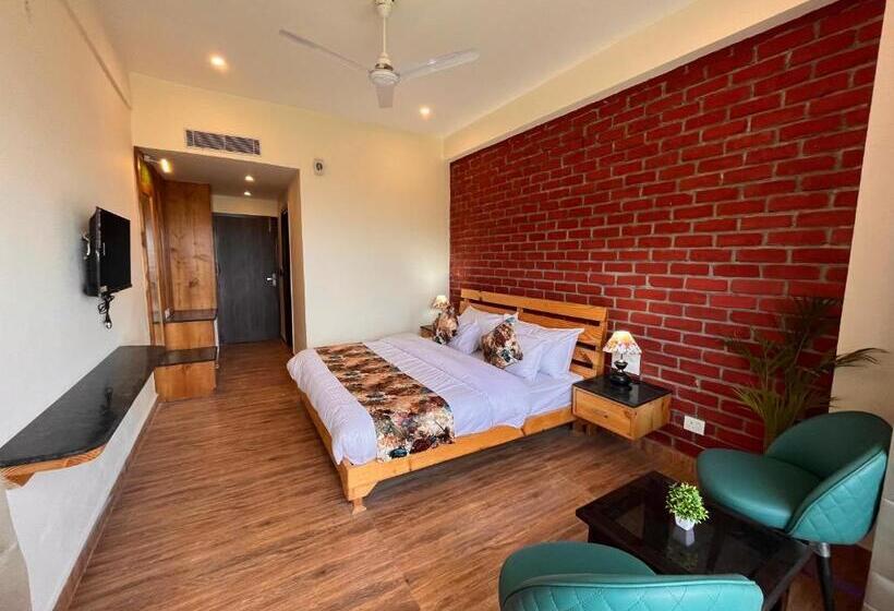 豪华房间, Pinerock Resort, Mussoorie ! Luxury Rooms ! Mountain View ! Open Terrace ! Cafe