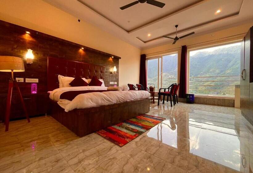 キングサイズベッドのスタンダードルーム, Sitara Hotel & Resort, ! Most Awarded Property In Mussoorie