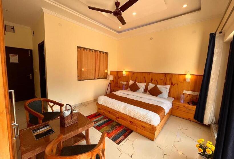 デラックスルーム, Sitara Hotel & Resort, ! Most Awarded Property In Mussoorie