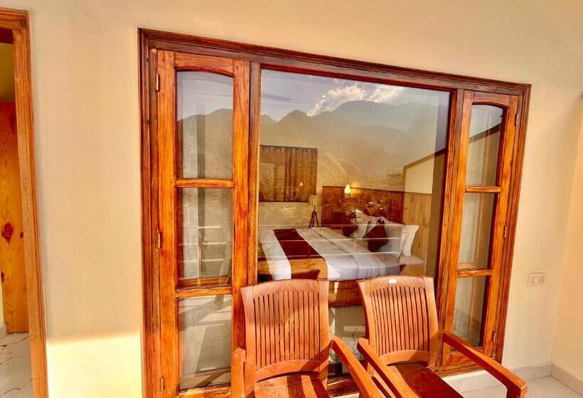 اتاق لوکس, Sitara Hotel & Resort, ! Most Awarded Property In Mussoorie