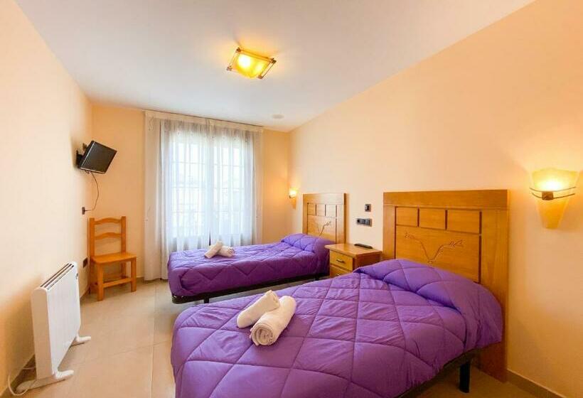 اتاق استاندارد با بالکن, Hostal Ainoa