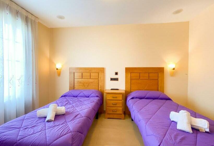 اتاق استاندارد با بالکن, Hostal Ainoa