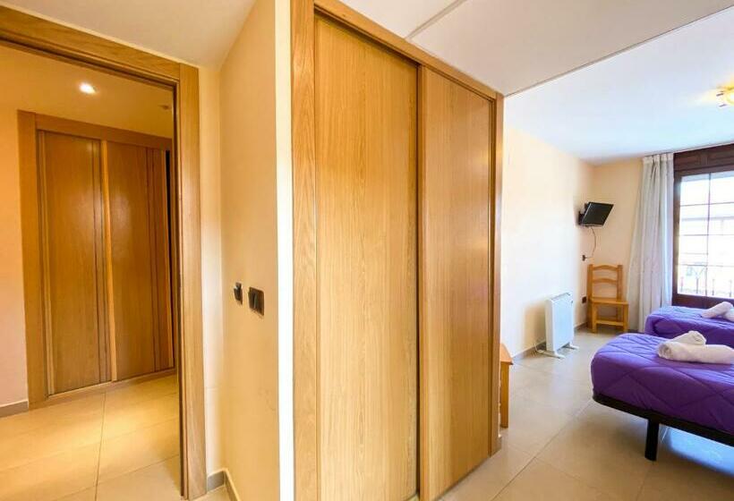 اتاق استاندارد با بالکن, Hostal Ainoa