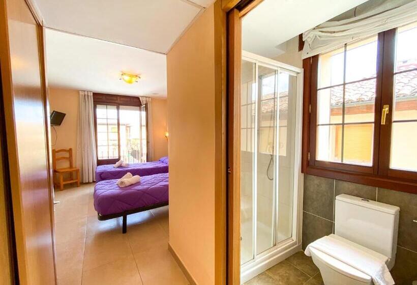 اتاق استاندارد با بالکن, Hostal Ainoa