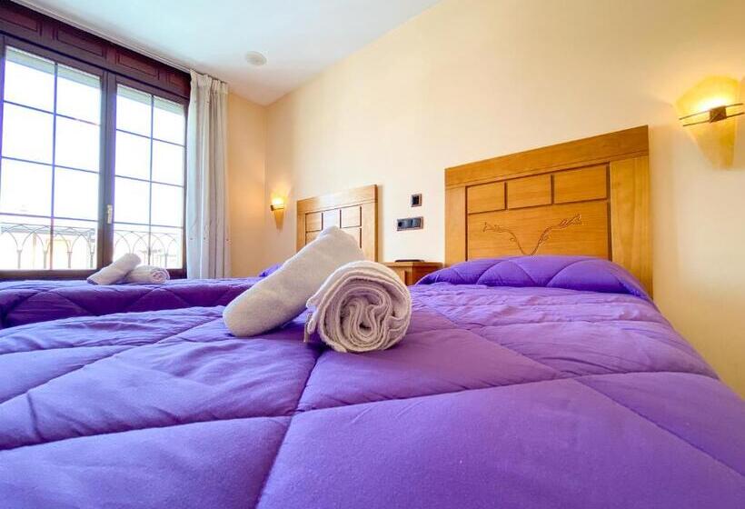 اتاق استاندارد با بالکن, Hostal Ainoa