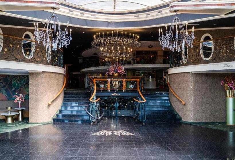 اتاق لوکس, & Restaurant Infinity