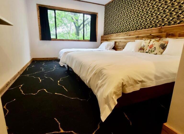 اتاق استاندارد سه نفره, The Brueys Lodge Tangram Madarao