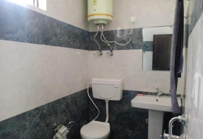 اتاق کلاسیک سه تخته, Oyo 81211 Ss Guest House