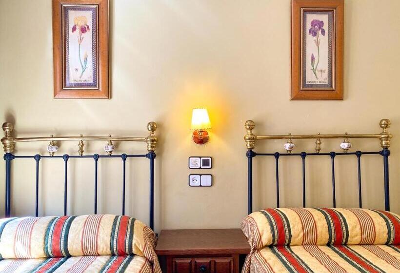 اتاق استاندارد سه نفره, Posada Los Leones