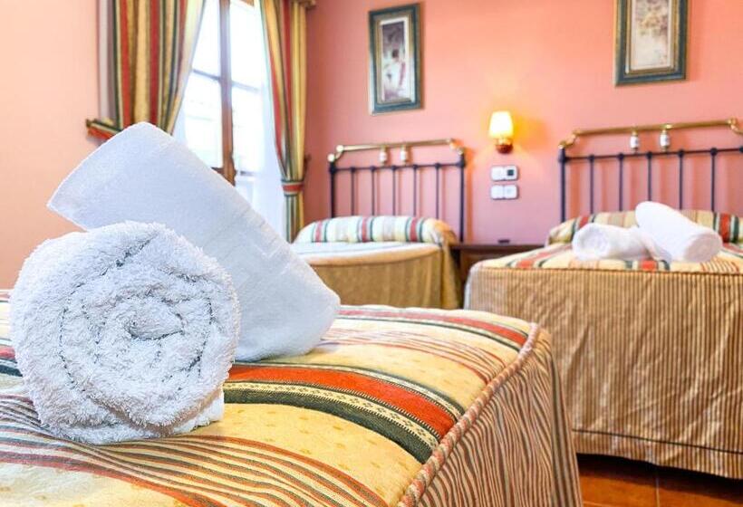 اتاق استاندارد سه تخته با بالکن, Posada Los Leones