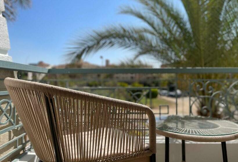 آپارتمان 1 خوابه, Livingville Nine