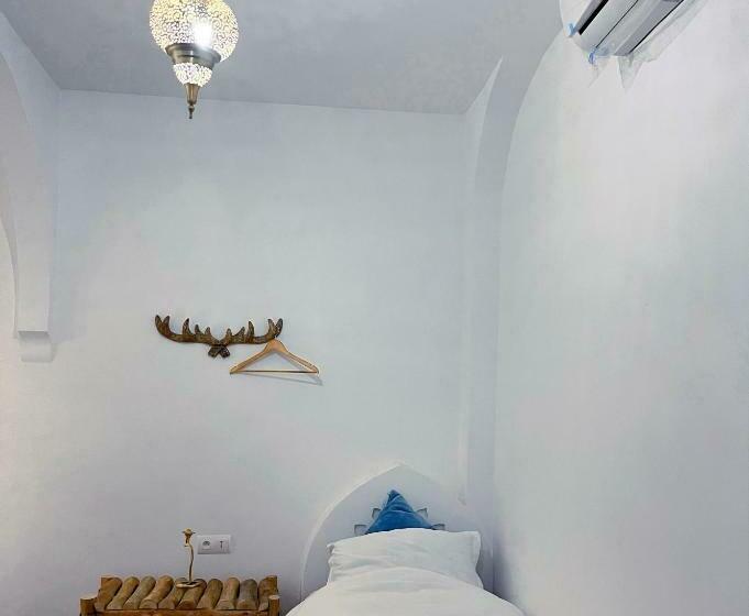 اتاق لوکس سه تخته, Riad Bab Mahruk