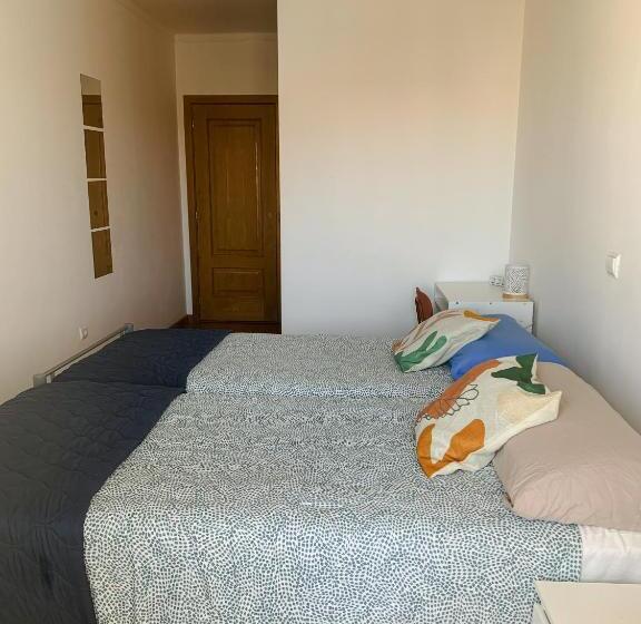 اتاق استاندارد با چشم‌انداز شهر, Wakeup Triplex House