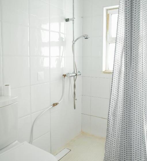 اتاق استاندارد, Wakeup Triplex House