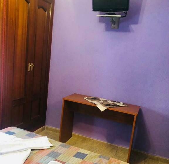 اتاق استاندارد, Hostal Juli Bureba