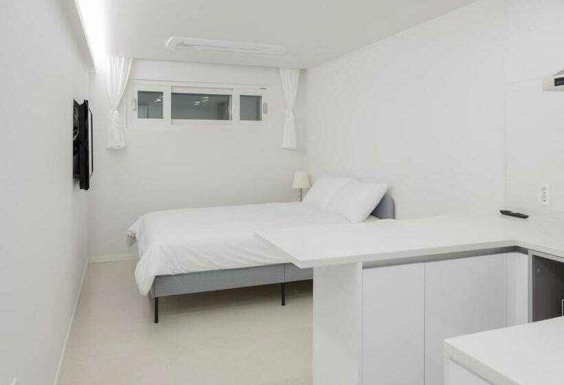 اتاق استاندارد, White Castle Pension