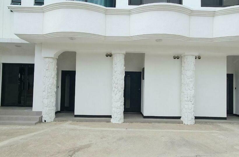اتاق استاندارد, White Castle Pension