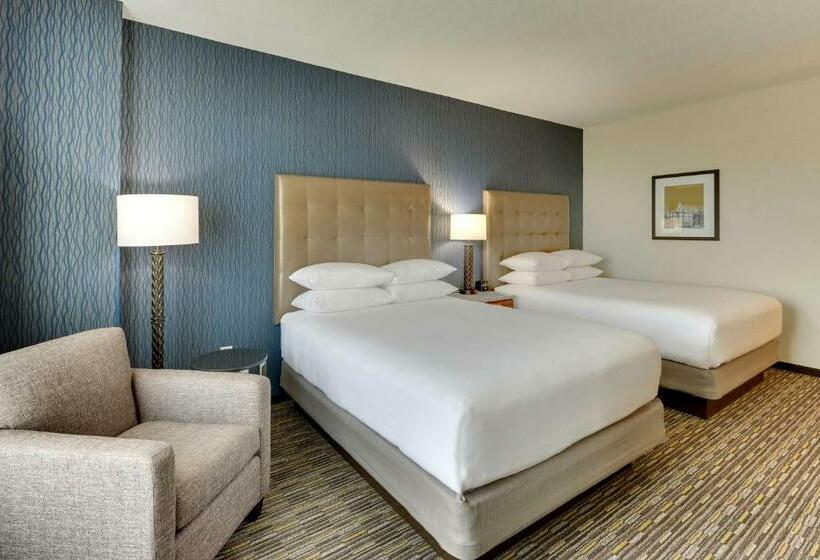 اتاق لوکس با تخت دو نفره بزرگ, Drury Plaza Hotel Tallahassee