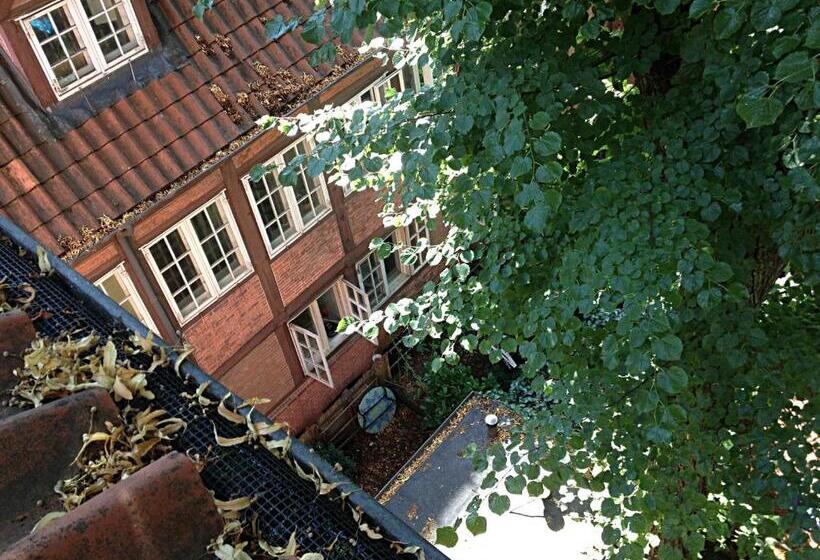 اتاق استاندارد یک تخته با سرویس بهداشتی مشترک, Frauenhotel Hanseatin   Women Only