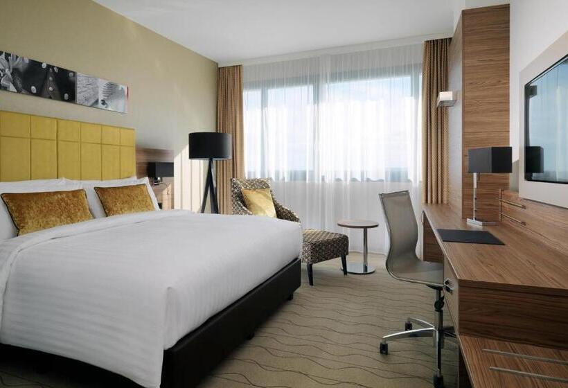 اتاق استاندارد با تخت بزرگ, Bonn Marriott