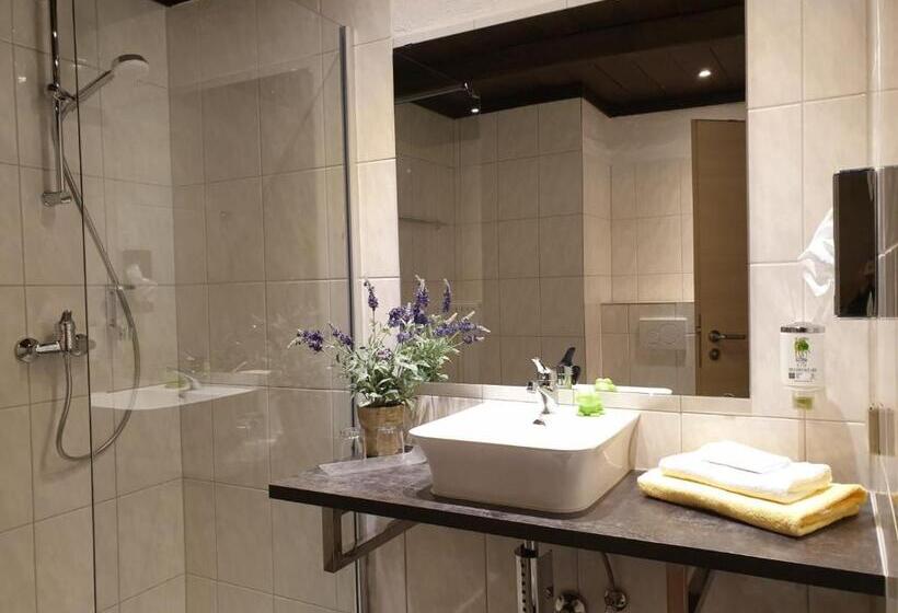 اتاق استاندارد یک نفره, Contel