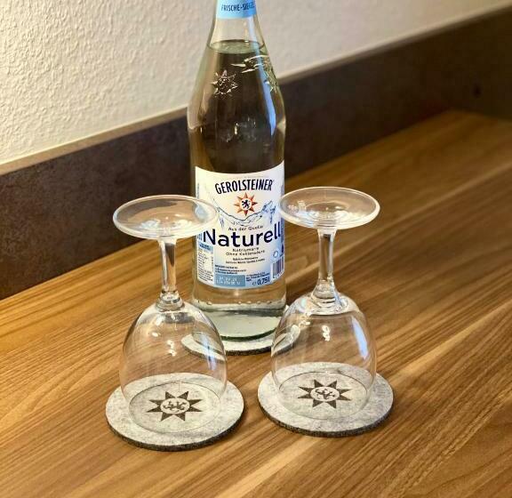 اتاق استاندارد یک نفره, Schütz