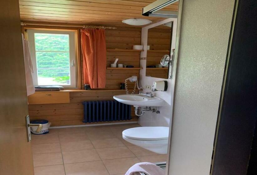 اتاق استاندارد, Waldeck In Todtnau