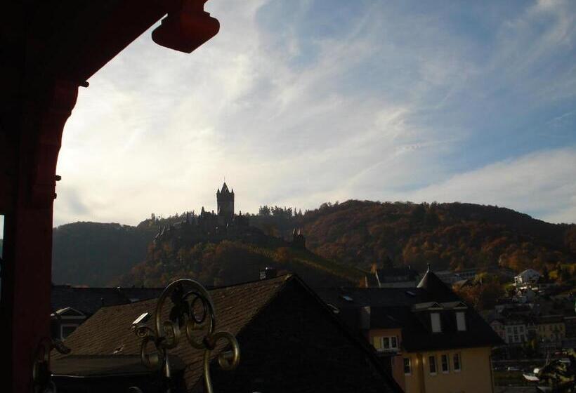اتاق استاندارد چهار تخته, Zehnthof