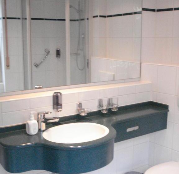اتاق استاندارد چهار تخته, Zehnthof