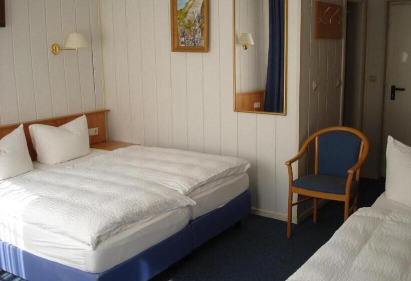 اتاق استاندارد چهار تخته, Zehnthof