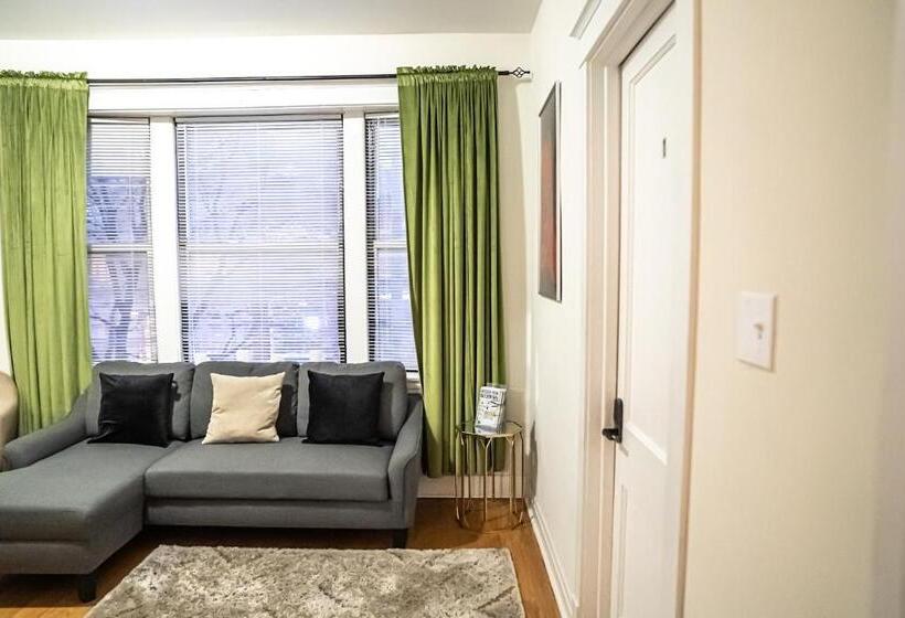 5 Bedroom Apartment, Stay 424 Hostel