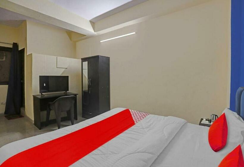 اتاق کلاسیک سه تخته, Flagship Hotel Delight In Near Worlds Of Wonder