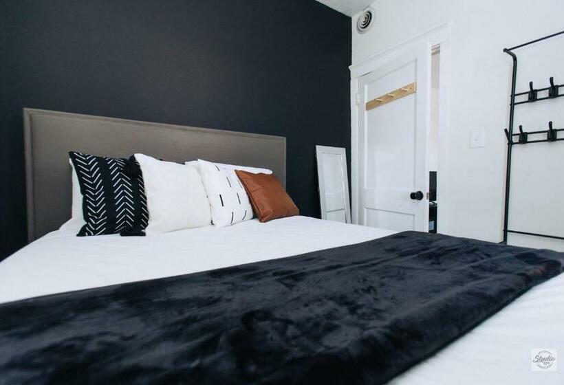 اتاق استاندارد با سرویس بهداشتی مشترک, Stay 424 Hostel