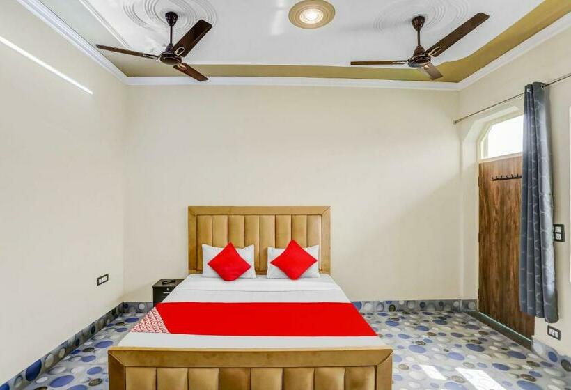 اتاق کلاسیک سه تخته, Flagship Friends Guest House