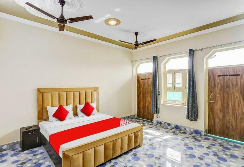 اتاق کلاسیک سه تخته, Flagship Friends Guest House