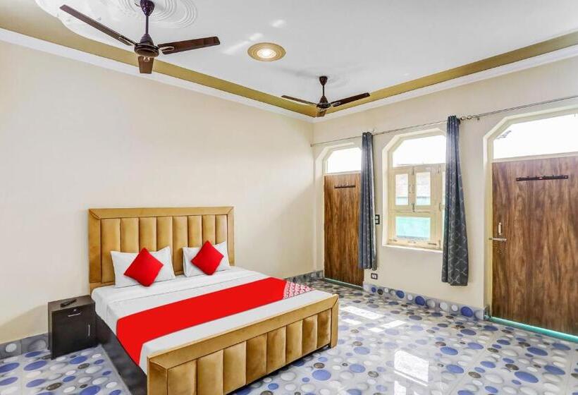 اتاق کلاسیک سه تخته, Flagship Friends Guest House