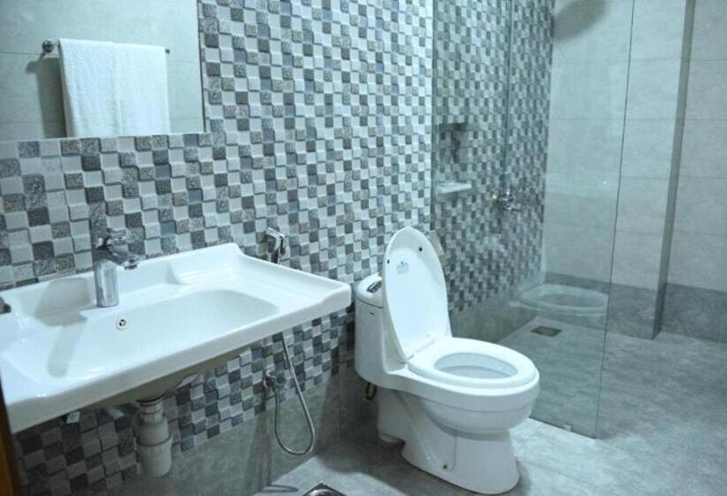 اتاق لوکس سه تخته, Pearl Inn