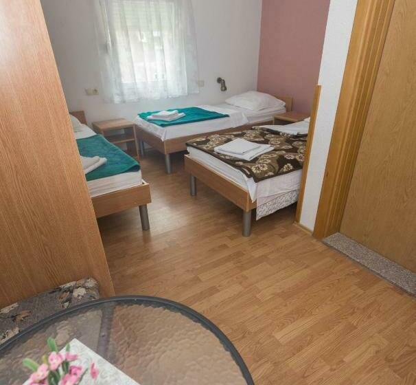 اتاق ساده سه‌ نفره, Guest House Maria