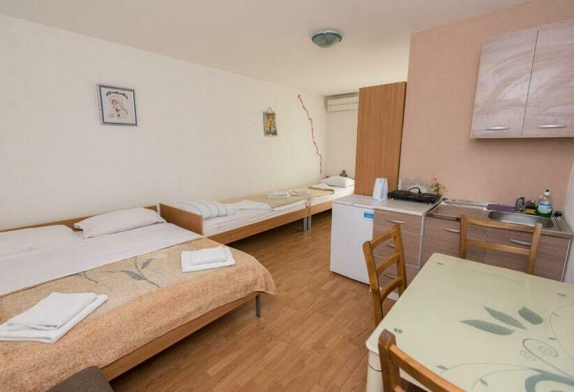 استودیو استاندارد با بالکن, Guest House Maria