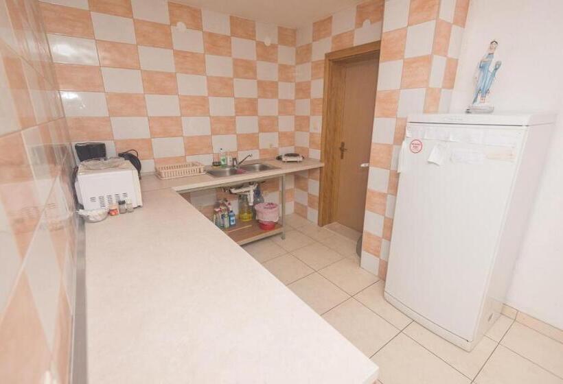 استودیو خانوادگی, Guest House Maria